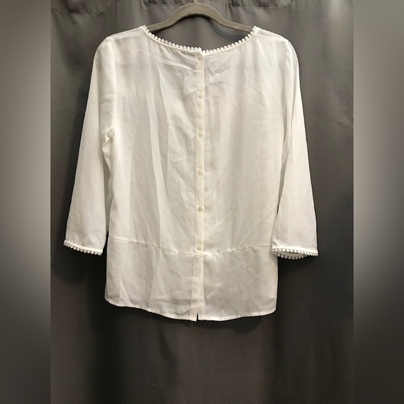Lauren Conrad white midi sleeve blouse size medium - Picture 2 of 3